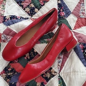 Brioso Muriel Low Block Heel Pumps, Size 7 - Rioja Red
